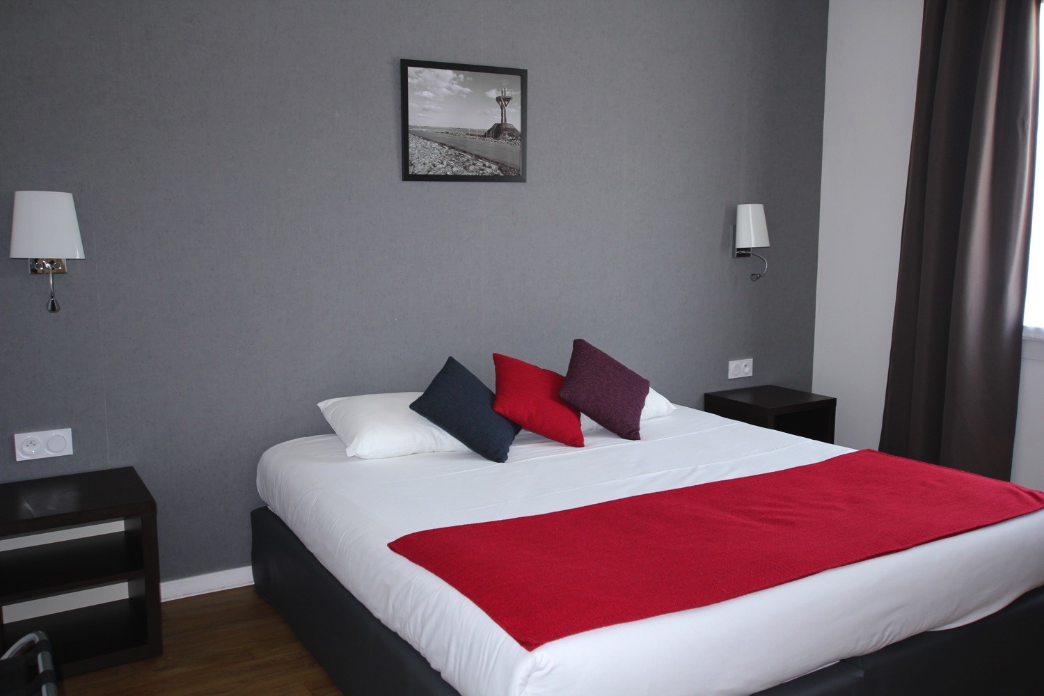 TRIPLE-ROOM 3 PERSONS TRIPLE-ROOM 3 PERSONS