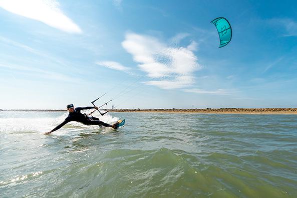 Kitesurf Mouv’n’kite ©Pierrelesueur.com