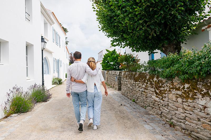 Balade à pied en couple au Vieil - Trendz