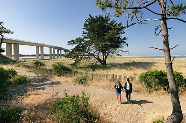 Pointe de la Fosse et pont de Noirmoutier - crédit photo : ile de Noirmoutier / Vendée expansion / Simon Bourcier