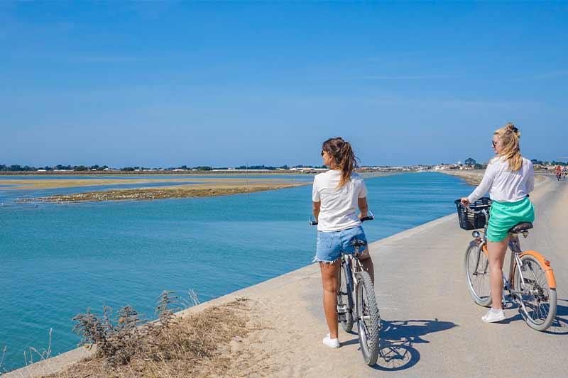 Jetée Jacobsen à vélo Noirmoutier ©Quentin Boulegon Jetée Jacobsen à vélo Noirmoutier ©Quentin Boulegon