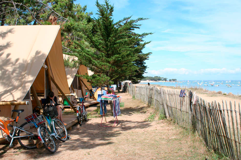 Tentes insolites vue mer - Campings Huttopia Noirmoutier Tentes insolites vue mer - Campings Huttopia Noirmoutier