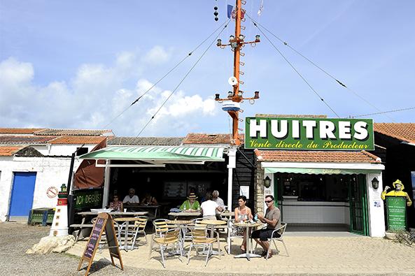 Bar à huîtres La Godaille ©JS Evrard