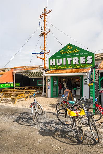 Bar à huîtres La Godaille ©Joncheray 