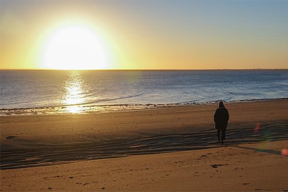 Lever de soleil à la plage des Sableaux en hiver ©Quentin Boulegon