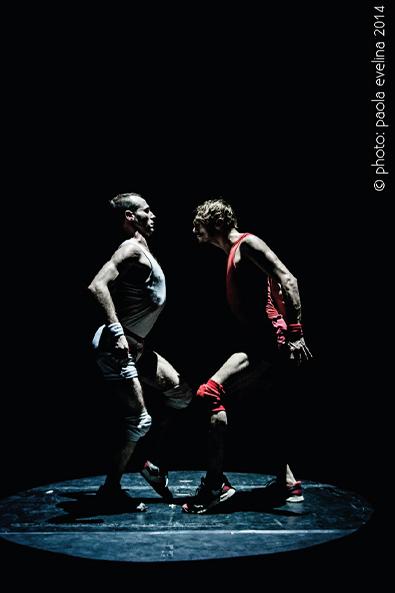 Un poyo rojo ©Paola Evelina 