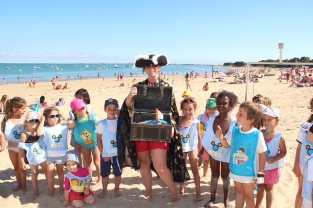 Les Sableaux Mickey Mouse beach club