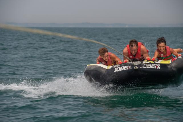 Glisse Events - water ski and wakeboard school - towed rubber ring