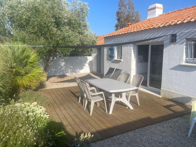 M. CHARPENTREAU Detached house sleeps 4