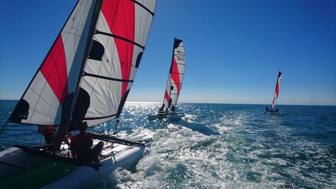 Maximum Glisse Sailing school