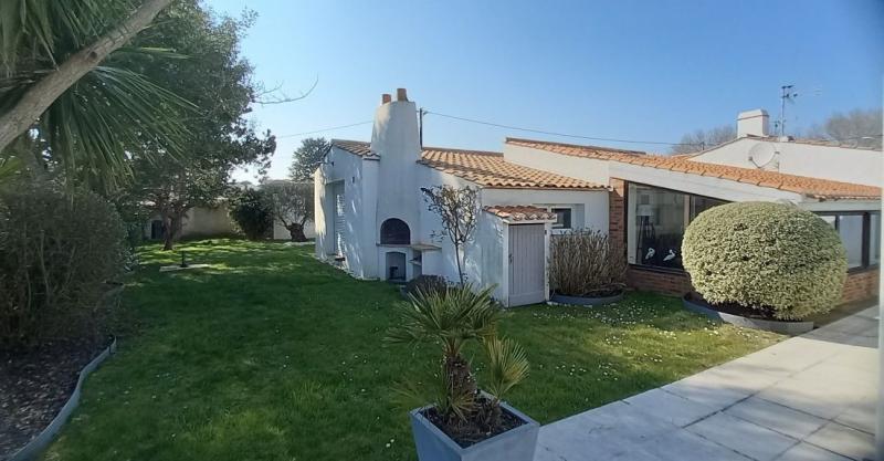 MAIS 08500 / Location vacances avec piscine pour 10 personnes à Noirmoutier