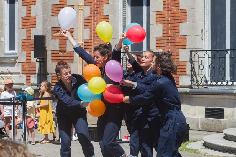 31 mai 2025 - La Déferlante : Spectacle « Chroniques Pop » par la Cie 29.27