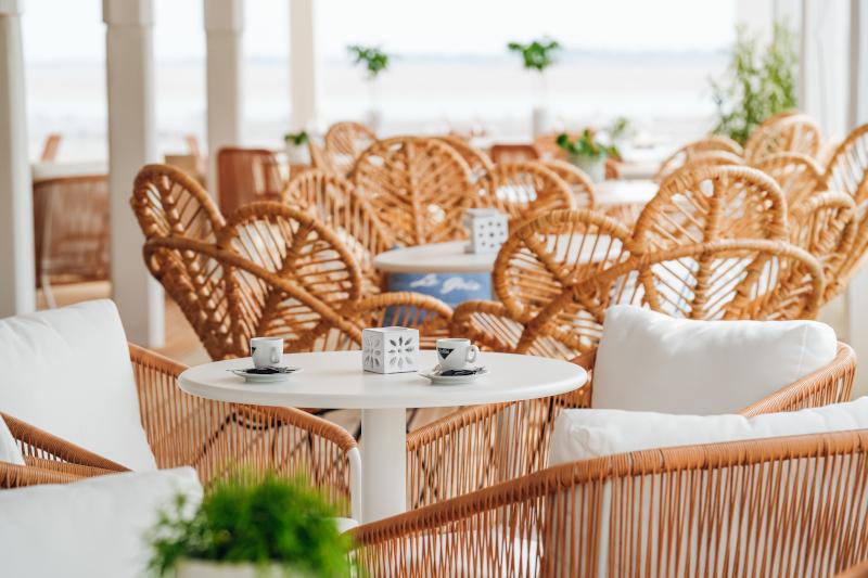 L' Authentique - Restaurant traditionnel / L' Arôme - Bar à vins et cocktails