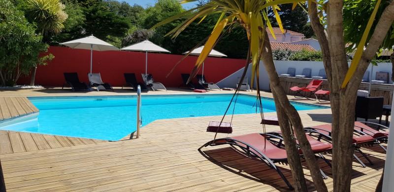 Hotel la Villa en l'île Piscines & Spa