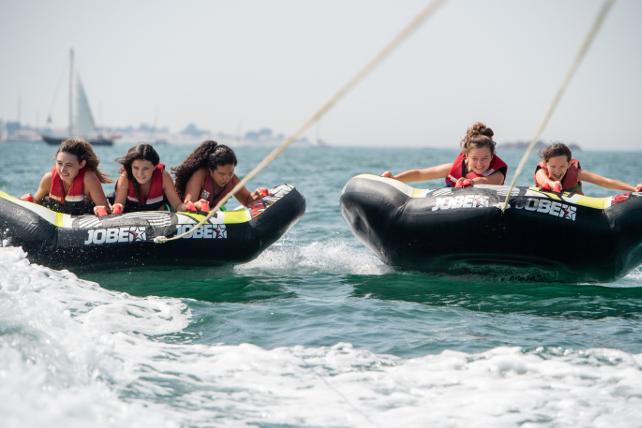 Glisse Events - water ski and wakeboard school - towed rubber ring