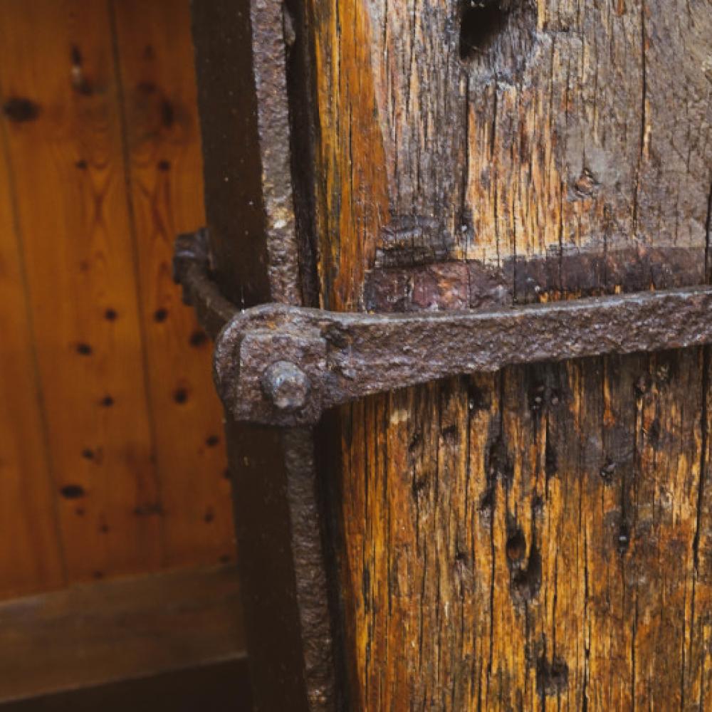 Derrière la porte d'un moulin - ©FDSF Derrière la porte d'un moulin - ©FDSF