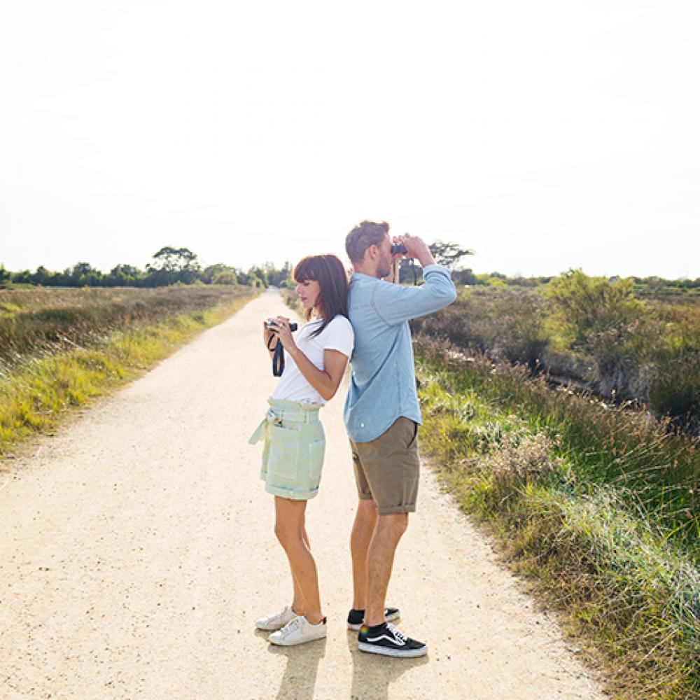 Polder de Sébastopol – observation d’oiseaux en couple ©Trendz Polder de Sébastopol – observation d’oiseaux en couple ©Trendz