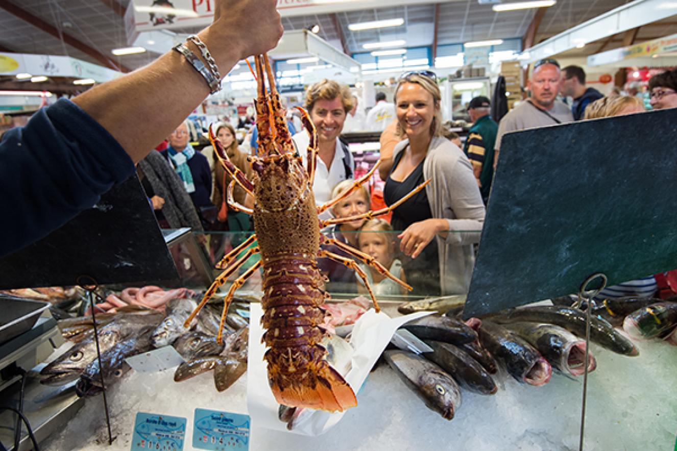 Vente de la pêche du jour au marché - Jean-Sébastien Evrard Vente de la pêche du jour au marché - Jean-Sébastien Evrard