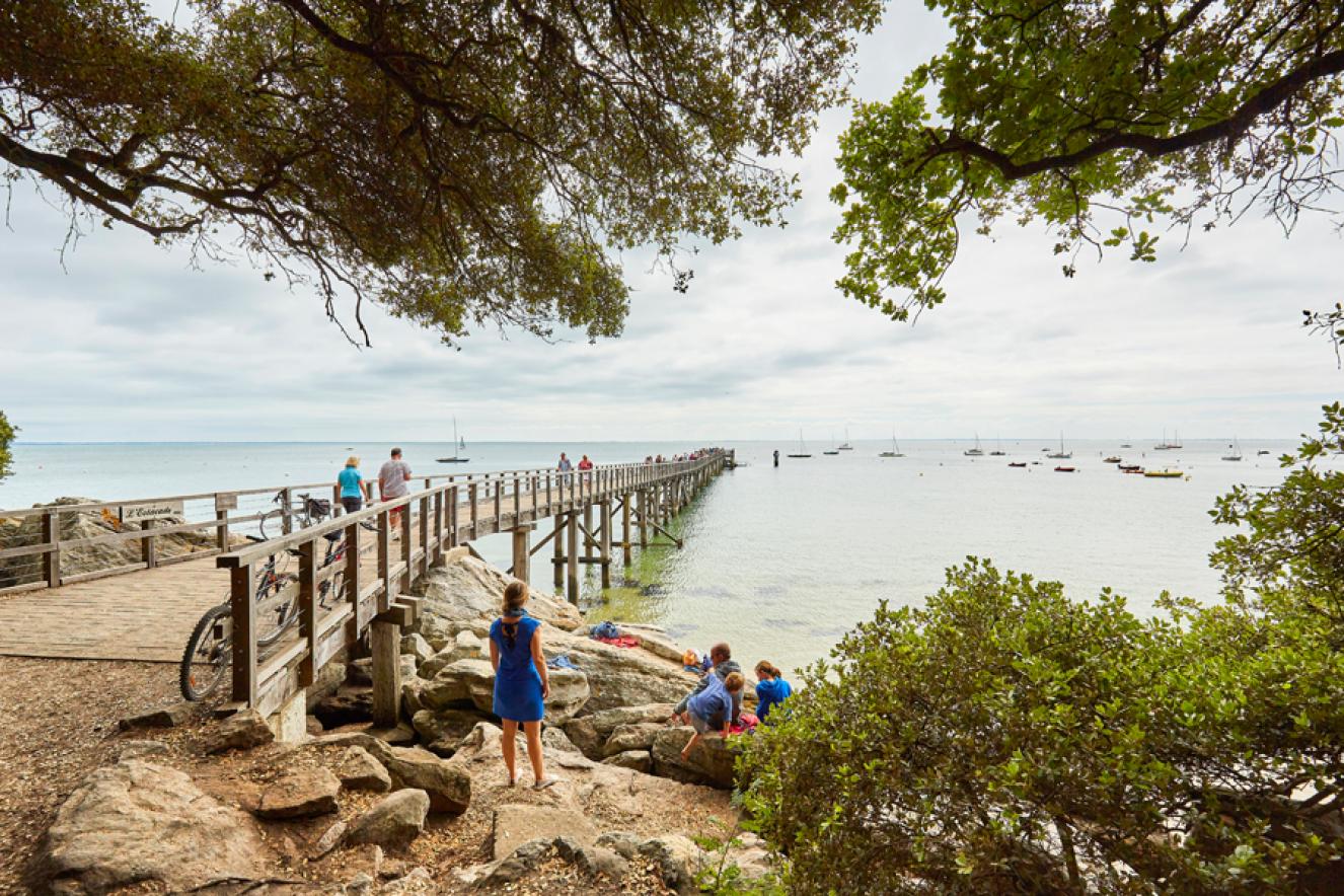 https://www.ile-noirmoutier.com/sites/default/files/styles/two_columns_wider_1326x884/public/2018-03/alamoureux%20-%202016%20-%20DJI_0827%20(54).jpg?itok=e-XGo4gS