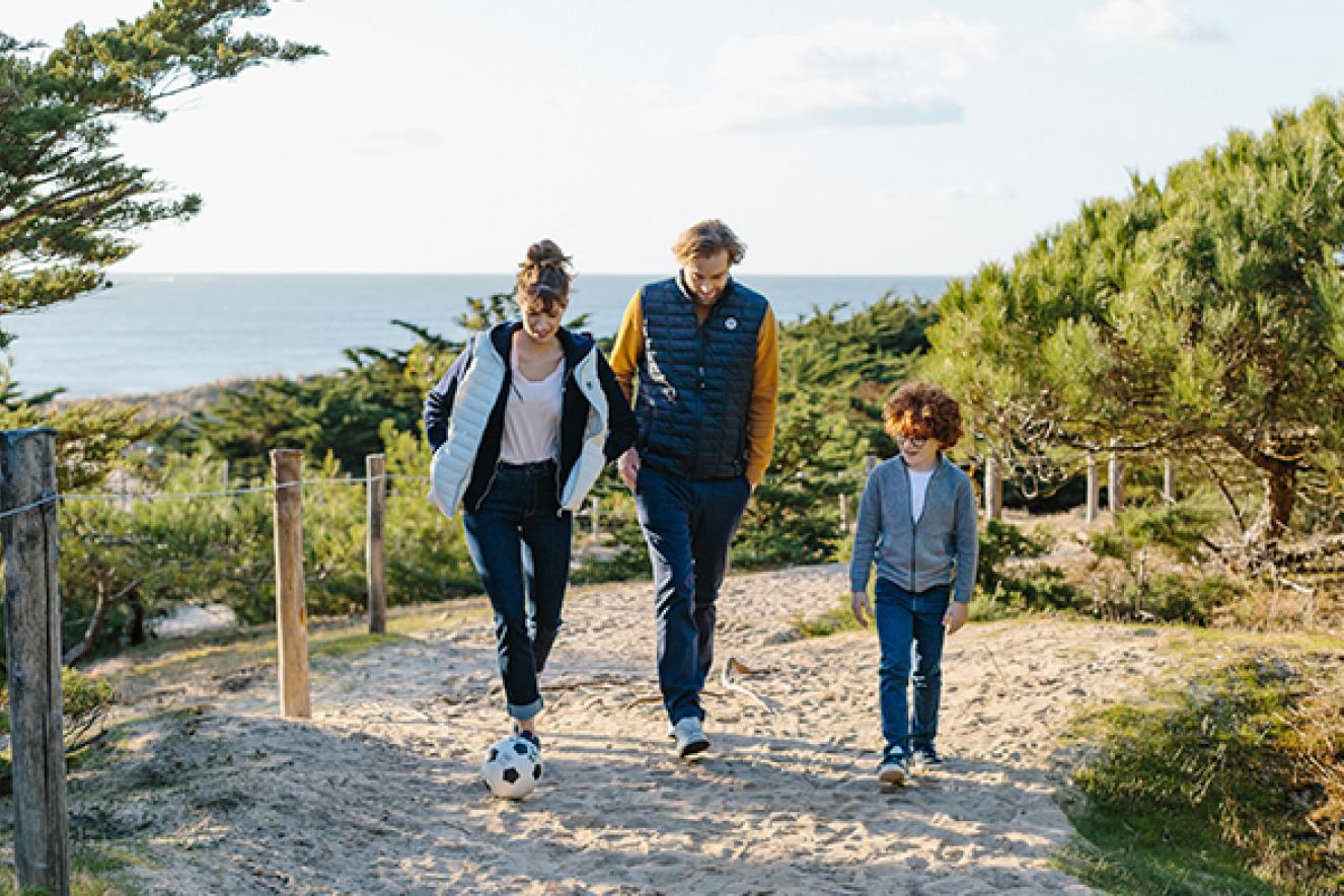Balade à pied en famille – forêt et plage île de Noirmoutier ©Trendz