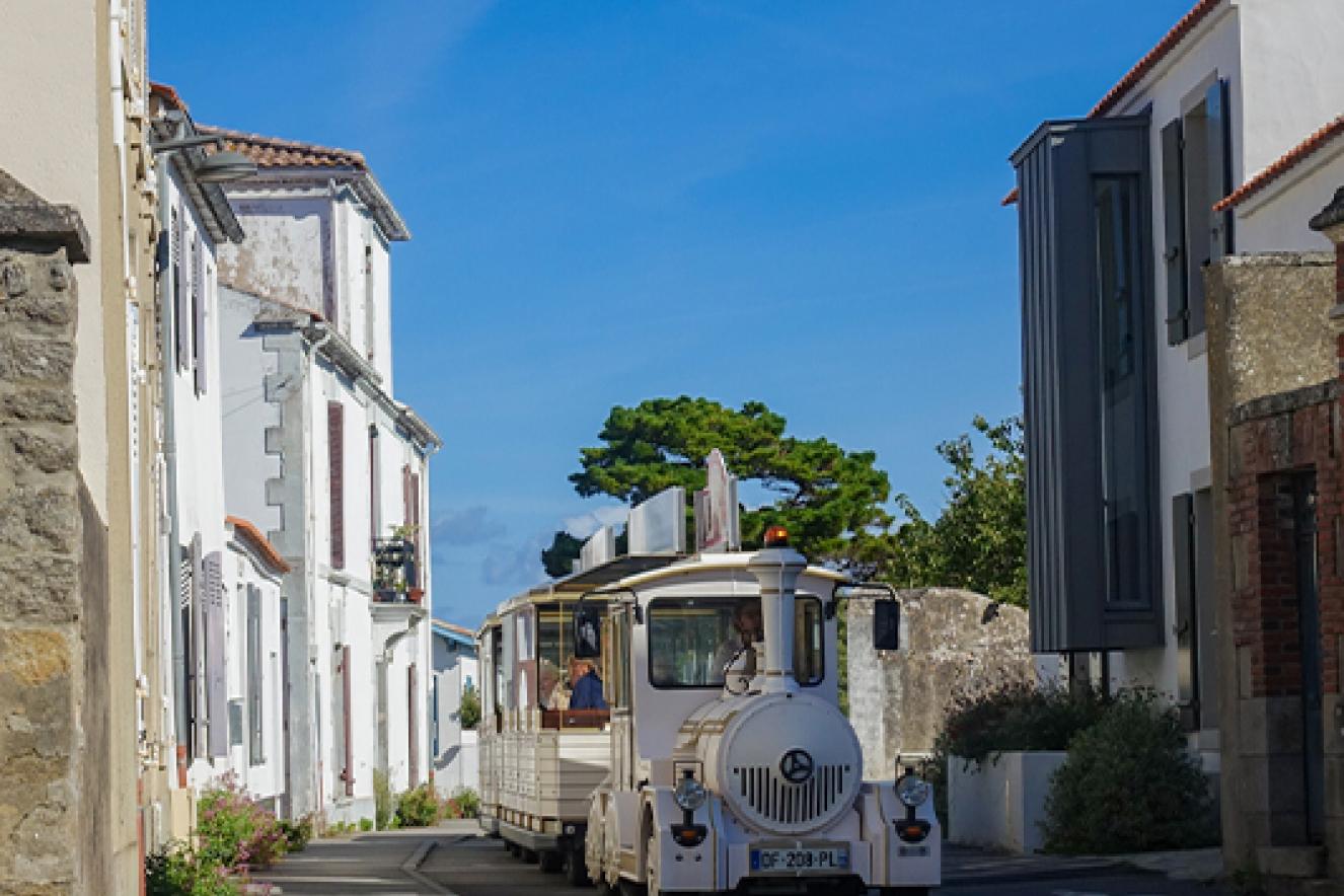 Balade commentée en petit train Noirmoutier ©Quentin Boulegon Balade commentée en petit train Noirmoutier ©Quentin Boulegon